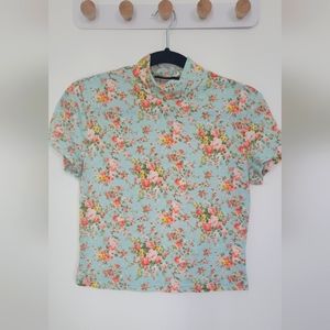 Crew Neck Floral Crop Top